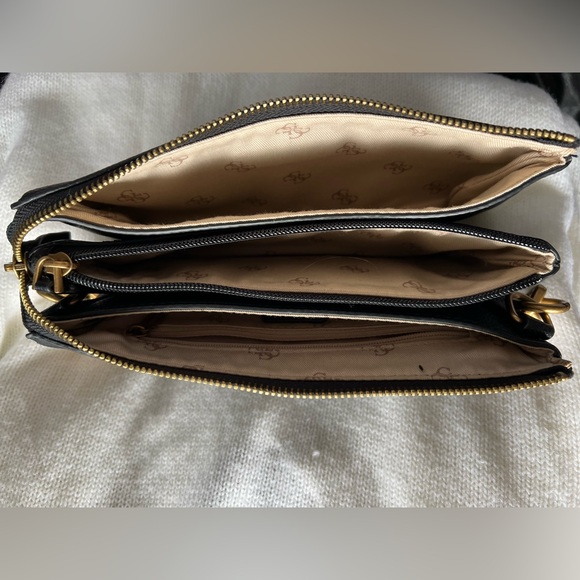 Guess handbag (black) - Picture 3 of 3